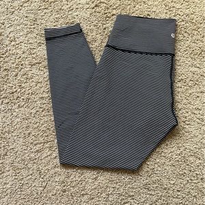 Lululemon wunderunder legging.